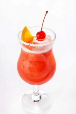 Beyaz arka planda yaz limonatası