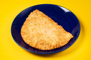 Özbek doğu Tatar mutfağı, etli cheburek.