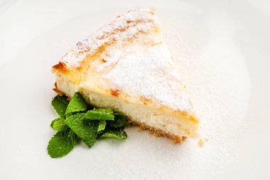 Naneli cheesecake, kapat.