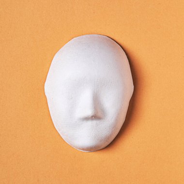 beyaz kağıt mache maskesi, üst görünüm