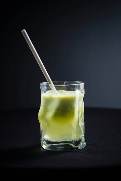 青苹果和菠菜汁 — 图库照片