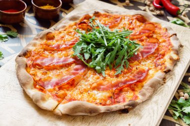 Lezzetli pizza, yakın çekim.