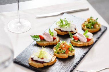 farklı türde kanepeler