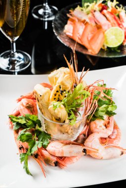 Karides aperatifi, kapat.