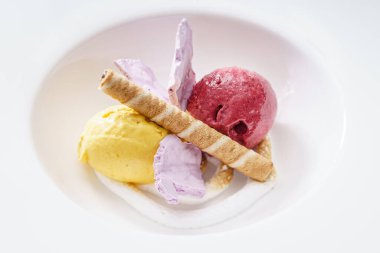 Meyveli dondurma, yakın çekim.