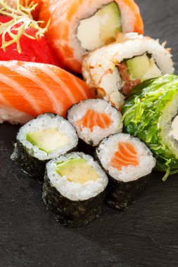 Lezzetli suşi, kapat.