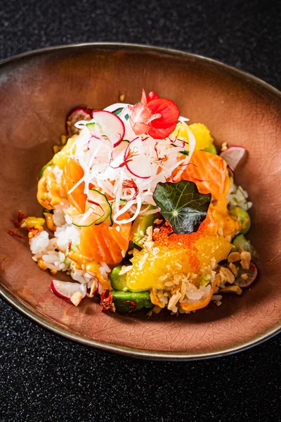 Tazón Poke Con Salmón Frutas —  Fotos de Stock