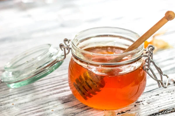 Fresh organic honey — Stock Photo, Image