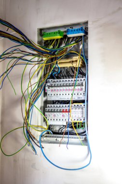 Elektrikçi sabitleme elektrik paneli