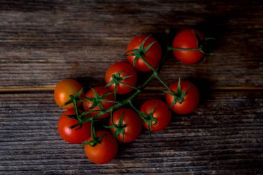 Taze vişneli domates. 