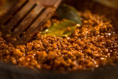 Bolognese sos tavası