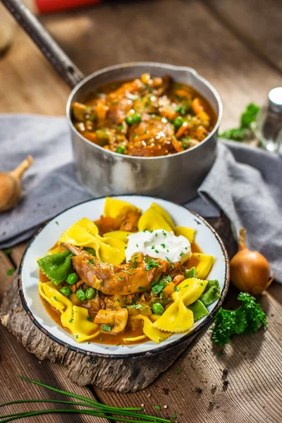 Guisado caseiro com carne — Fotografia de Stock