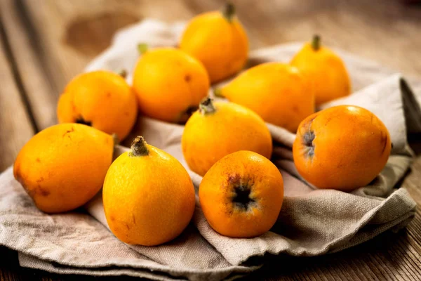 Chinese pears on wooden background — Stock Photo, Image