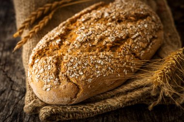 Taze ev yapımı ekmek.