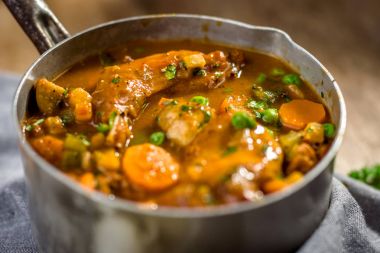 Ev yapımı güveç et 