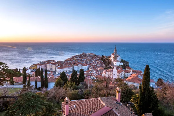 Panorama de la hermosa Piran — Foto de Stock