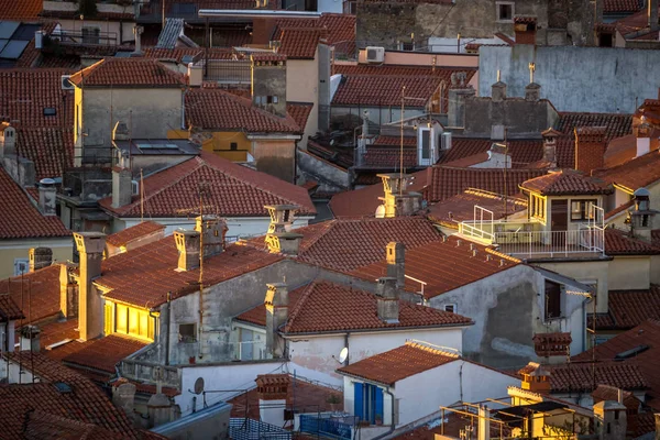 Kilátás nyílik a Piran város az Isztrián — Stock Fotó