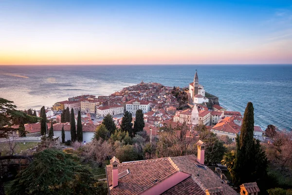 Panorama de la hermosa Piran — Foto de Stock