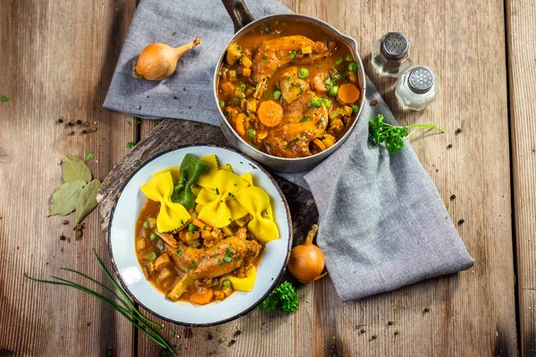 Guisado caseiro com carne — Fotografia de Stock