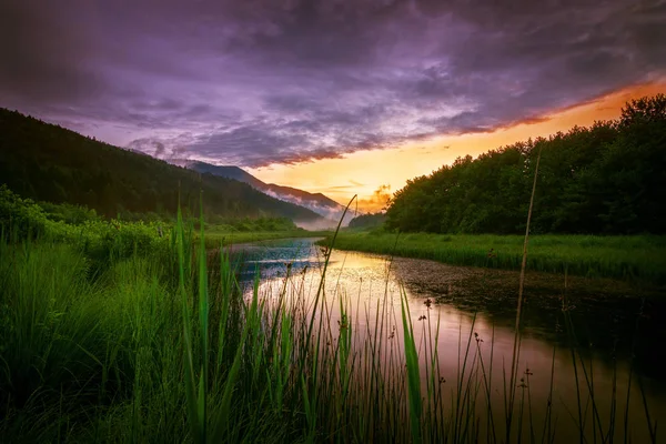 Tramonto sul fiume Ribnica — Foto Stock