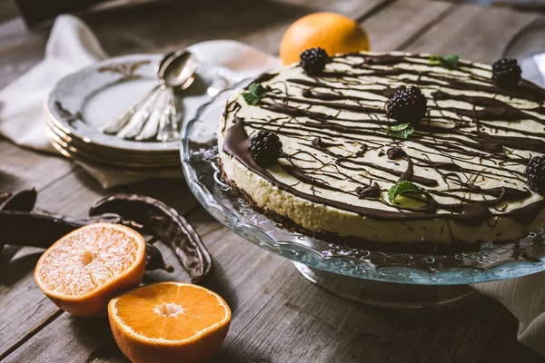 Orangenkuchen mit Johannisbrot — Stockfoto