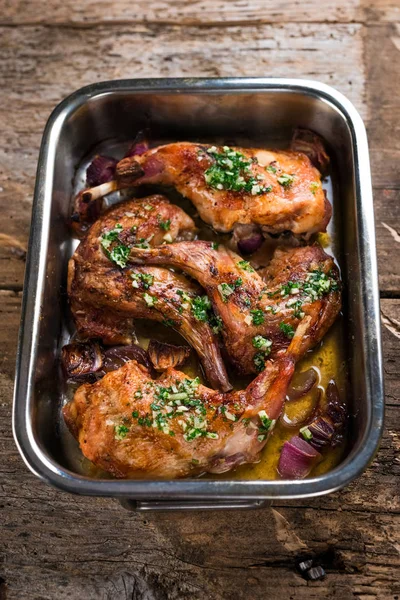 Kavrulmuş tavşan bacak