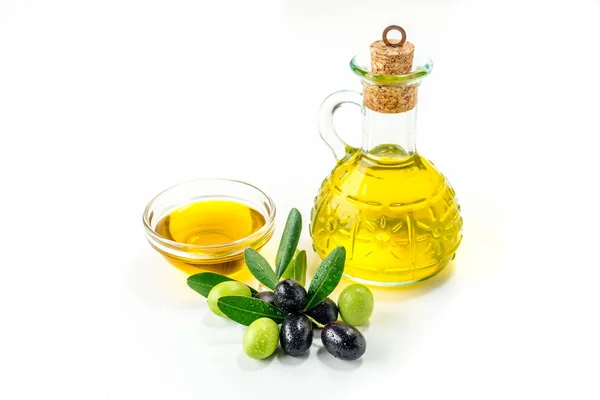 Olio di oliva con olive — Foto Stock