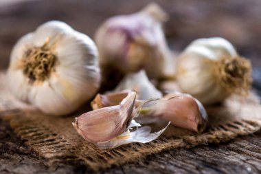 Tablo taze sarımsak