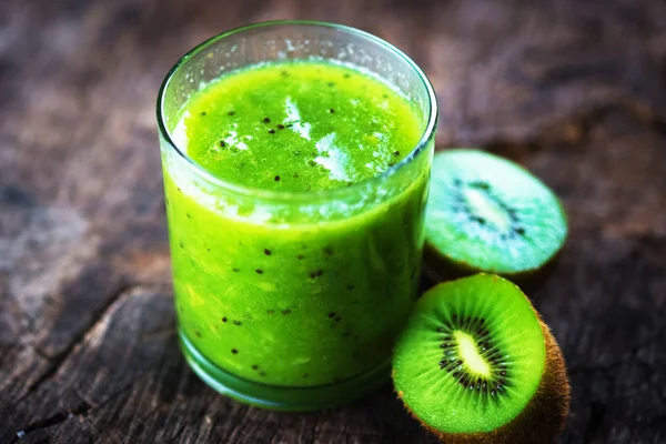 Glass Kiwi Juice Fresh Fruit Slices — Stock Photo, Image