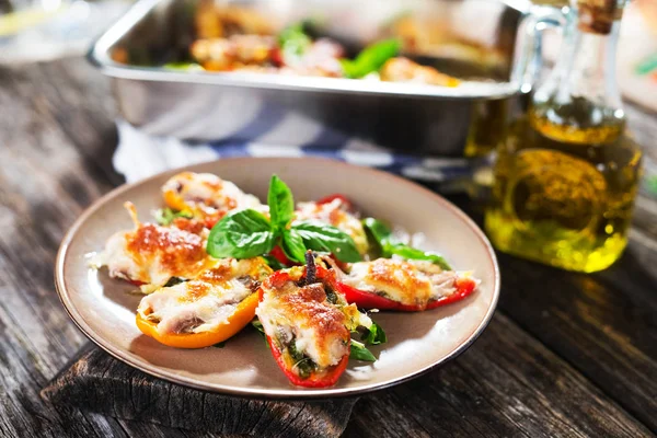 Pimientos Rellenos Con Sardinas Mozzarella — Foto de Stock