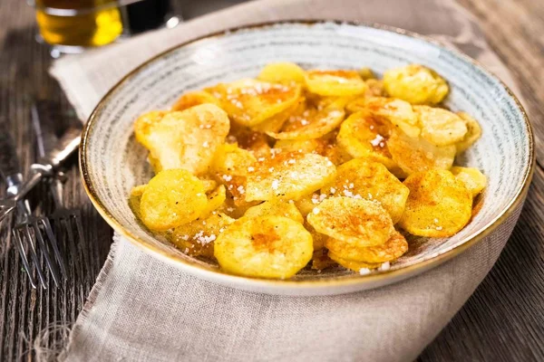 Patate Arrosto Fondo Legno — Foto Stock