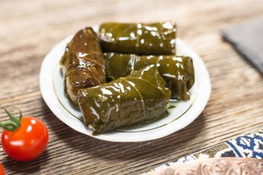 Pilav ile doldurulmuş Asma yaprakları 