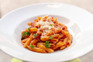 domates soslu makarna