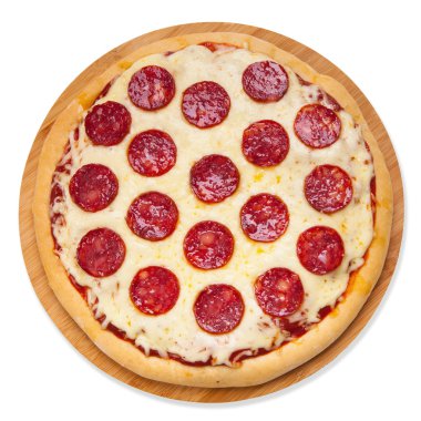 Beyaz arka plan üzerinde izole salamlı pizza