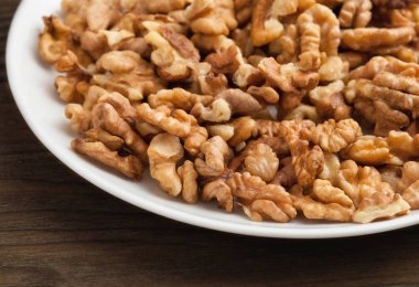 Ceviz eski bir tablo. gıda kavramı