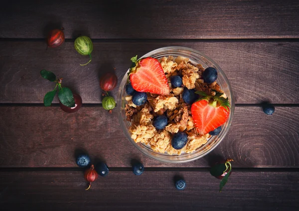 Healthy breakfast on the wooden table — Stock Photo, Image
