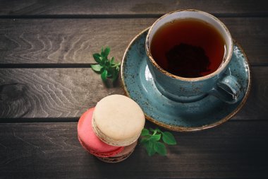 fincan çay ve acıbadem kurabiyesi