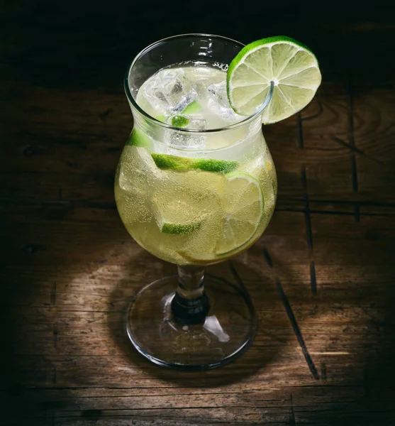 Cocktail med lime och citron — Stockfoto