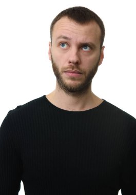 dalgın sakallı adam ararken