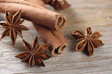 cassia sticks (Cinnamomum Chinese) and Star Anise clipart
