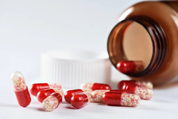 Üveg gyógyszer tabletta. — Stock Fotó