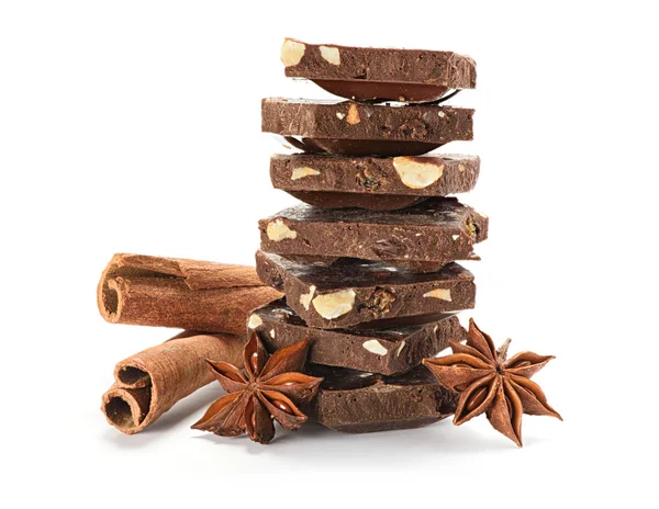 Bâton de chocolat et cannelle isolé — Photo
