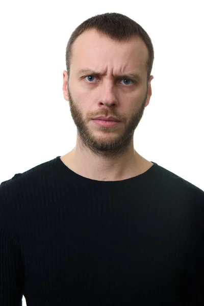 Retrato de um cara com raiva barbuda . — Fotografia de Stock