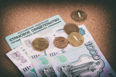 Rus emeklilik belgesi ve para