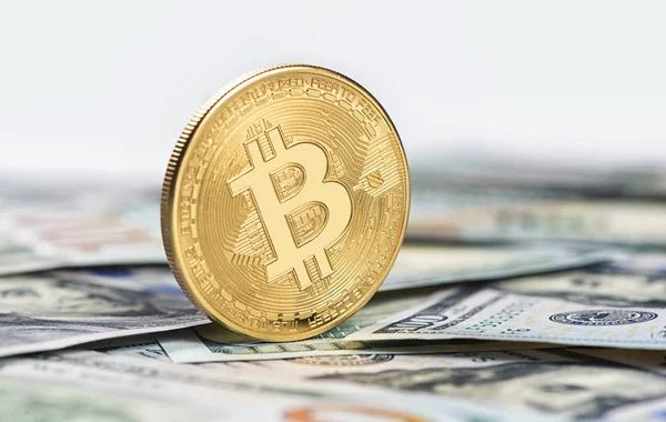 Mince zlaté bitcoin — Stock fotografie