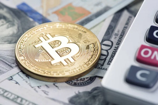 Bitcoin z nami dolarów i Kalkulator — Zdjęcie stockowe