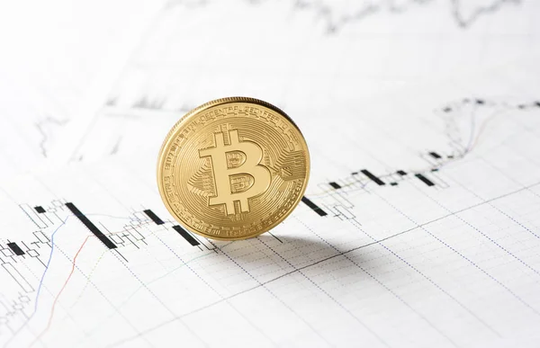 Kryptovaluta. Bitcoin mynt — Stockfoto