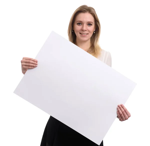 Geschäftsfrau zeigt ein leeres Blatt Papier — Stockfoto
