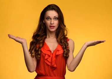 Güzel kız ne yapacağımı bilmiyorum