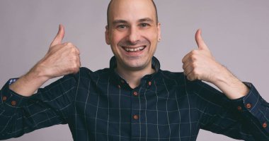 kel adam görme başparmak ortaya çıktı